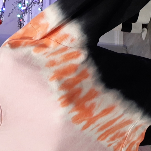 NWT Lea & Viola Tie Dye Sweatshirt - Picture 2 of 9